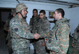 Ermeni devlet sınırlarının güleryüzlü muhafızları (Foto)