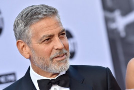 Клуни: "Мы надеемся и молимся, чтобы мир наступил как можно скорее" (Видео)