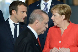 Merkel'den Erdoğan'a tepki: Macron hakkındaki açıklamaları karalayıcı ve kabul edilemez