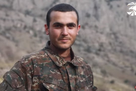 Ermeni asker: Düşman yaralılarını ve zırhlı araçlarını savaş alanında terk edip kaçıyor