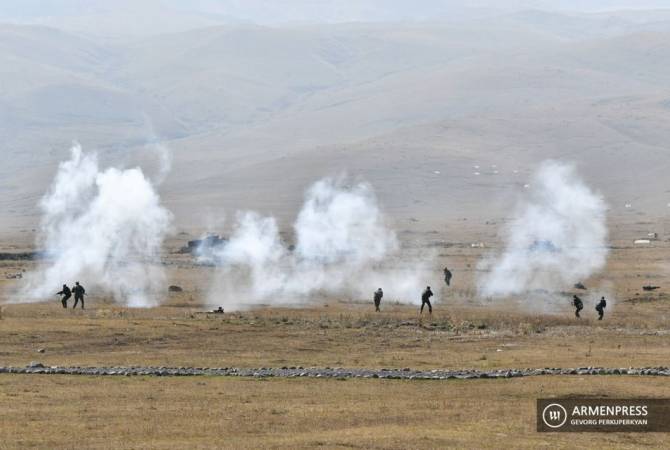Karabağ’da cephe hattının bazı yönlerinde çatışmalar devam ediyor