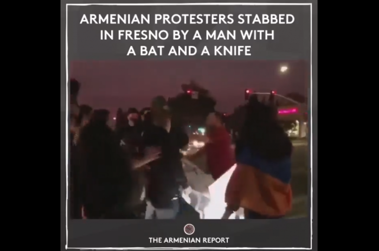 Fresno'da barışçıl protesto düzenleyen Ermeniler Türkiye ve Azerbaycan destekli grubun saldırısına uğradı (Video)