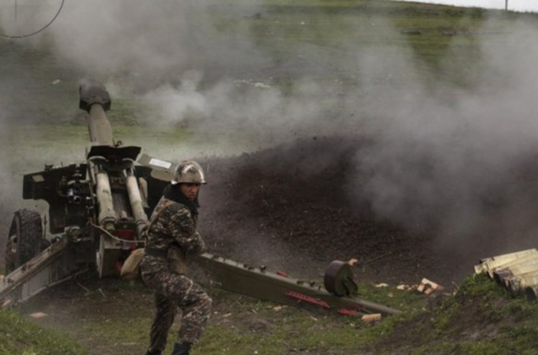 Karabağ'ın doğusunda çatışmalar devam ediyor