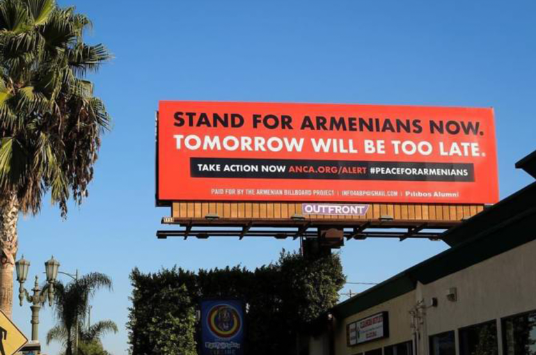 ABD'nin şehirlerinde Karabağ'ı tanıma çağrısını yapan panolar yerleştirildi (foto)