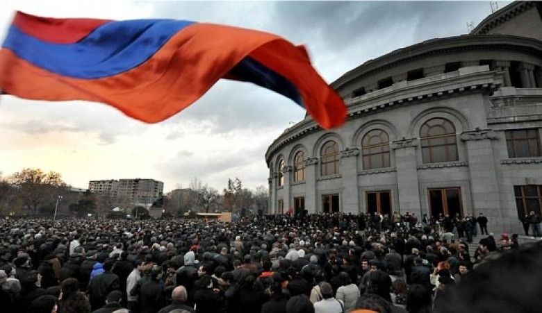Ermenistan’ın başkentinde hükümet karşıtı protesto