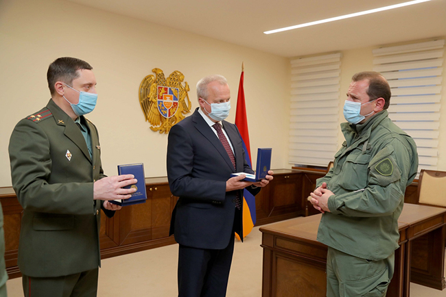 Министр обороны Армении  высоко оценил усилия РФ в урегулировании военно-политической ситуации в регионе