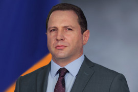 Son Dakika...Ermenistan Savunma Bakanı istifa etti