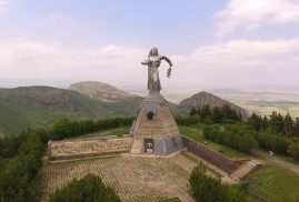 Azerbaycan ordusu ateşkes bildirisine rağmen Berdashen köyü işgal etmeye çalışıyor