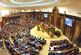 Ermenistan parlamentosu sıkıyönetimi kaldırmayı reddetti