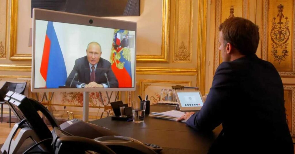 Putin ile Macron, Karabağ 'daki durumu görüştü