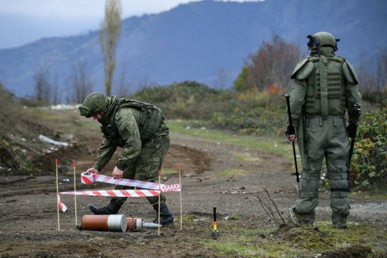 Karabağ’da Rus barış güçleri 260 hektarlık alanı patlayıcılardan temizledi