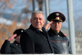 Ermenistan Savunma Bakanı Rus askeri üssünü ziyaret etti