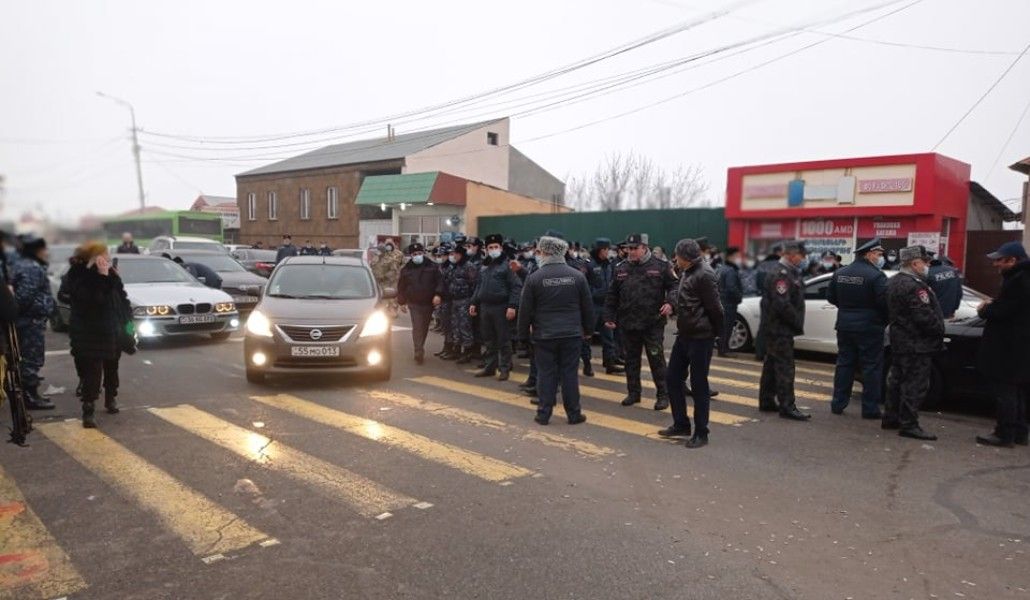 Ermenistan'da muhalefet, Paşinyan’ın Moskova ziyaretini engellemeye çalıştı