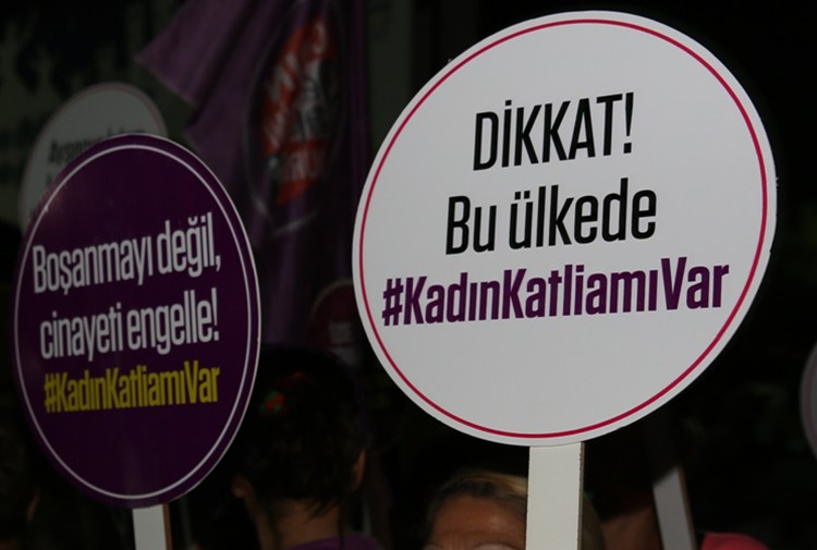 Թուրքիայում շարունակվում են կանանց նկատմամբ բռնությունները
