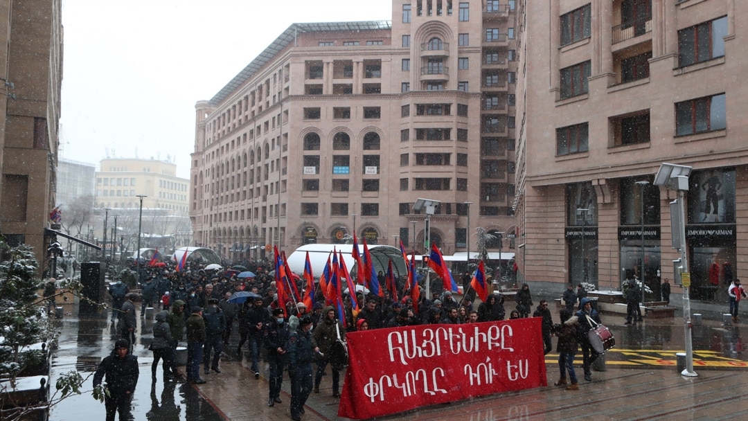 Yerevan’ın merkezinde miting düzenlendi