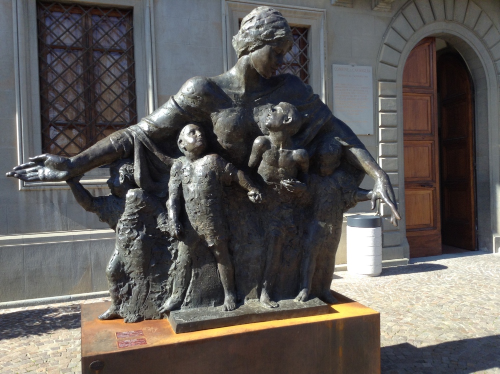 Toscana'da Ermeni Soykırımı'nın anısına ithaf olunan "Ermeni Anne" anıtın açılışı yapıldı