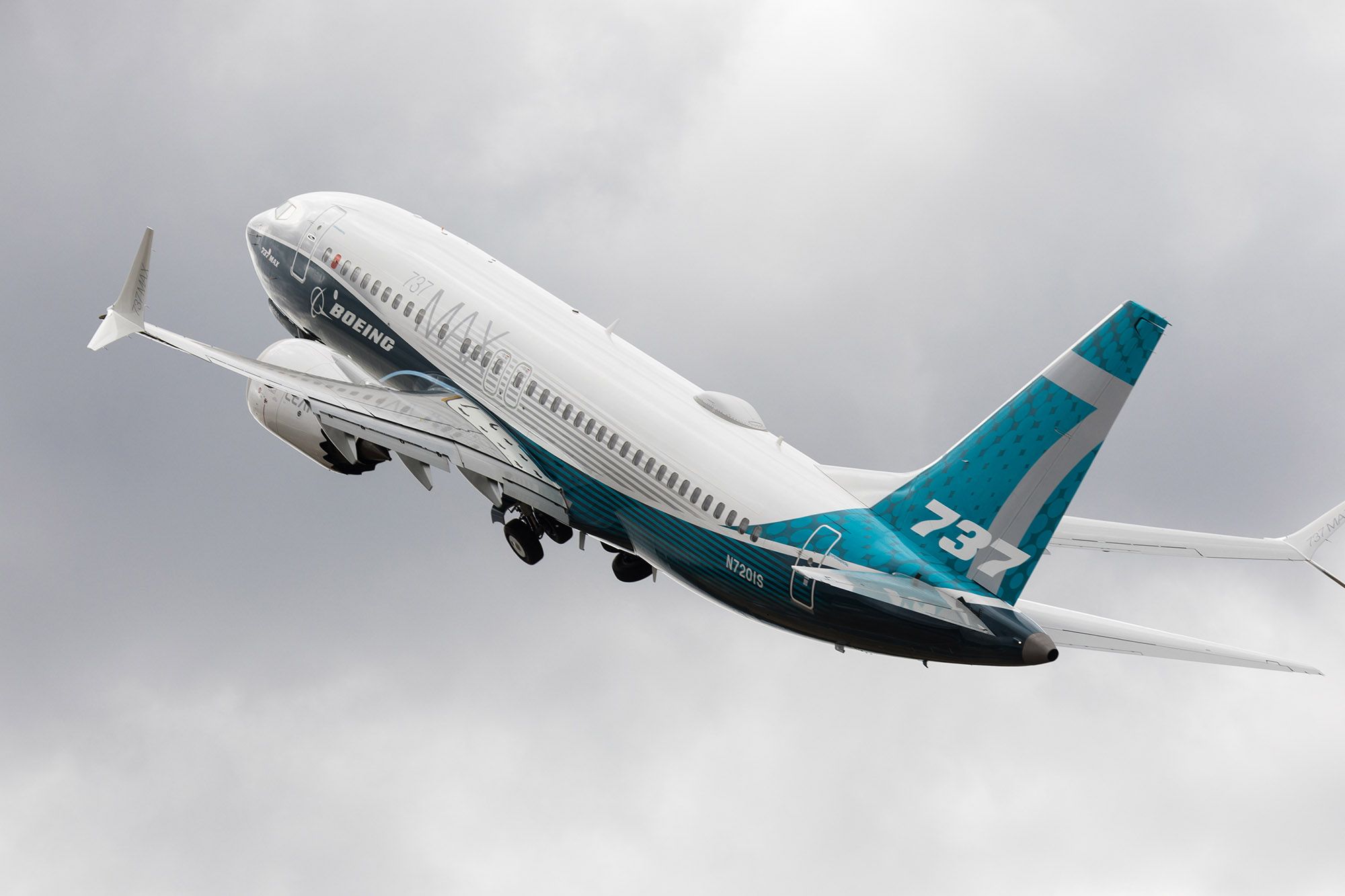 Ermenistan’da kayıtlı Amerikan Boeing 737 uçağı bilinmeyen nedenlerden dolayı İran’da bulundu