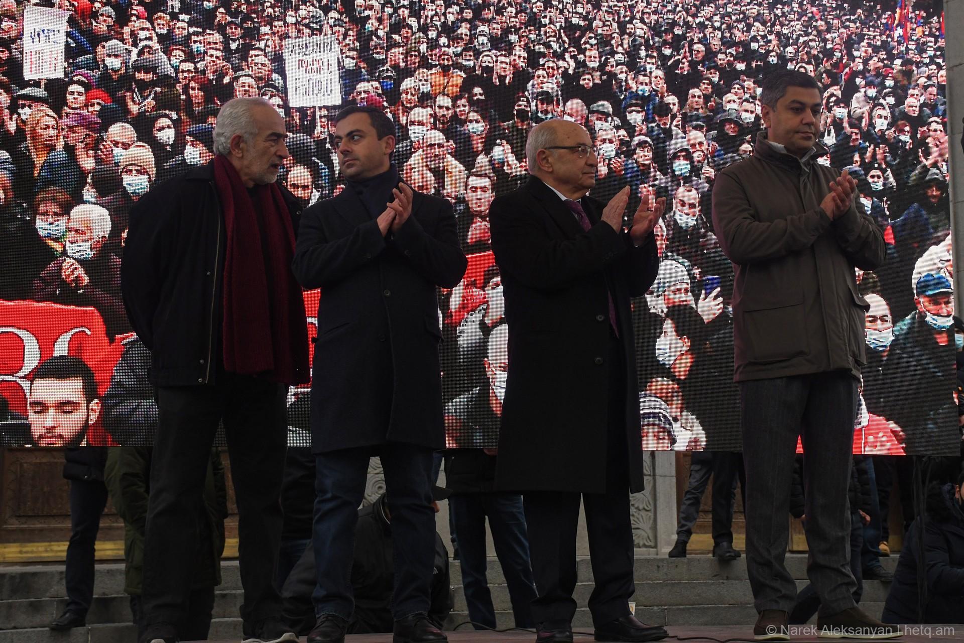 Ermenistan'da muhalefet Paşinyan'ın seçim çağrısını reddetti: Önce istifa