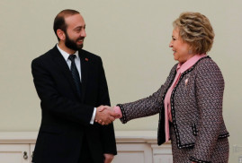 Мирзоян предлагает наградить Матвиенко медалью за возвращение армянки из азербайджанского плена