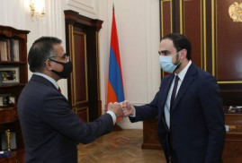 Ermenistan Başbakan Yardımcısı, Hindistan Büyükelçisini kabul etti