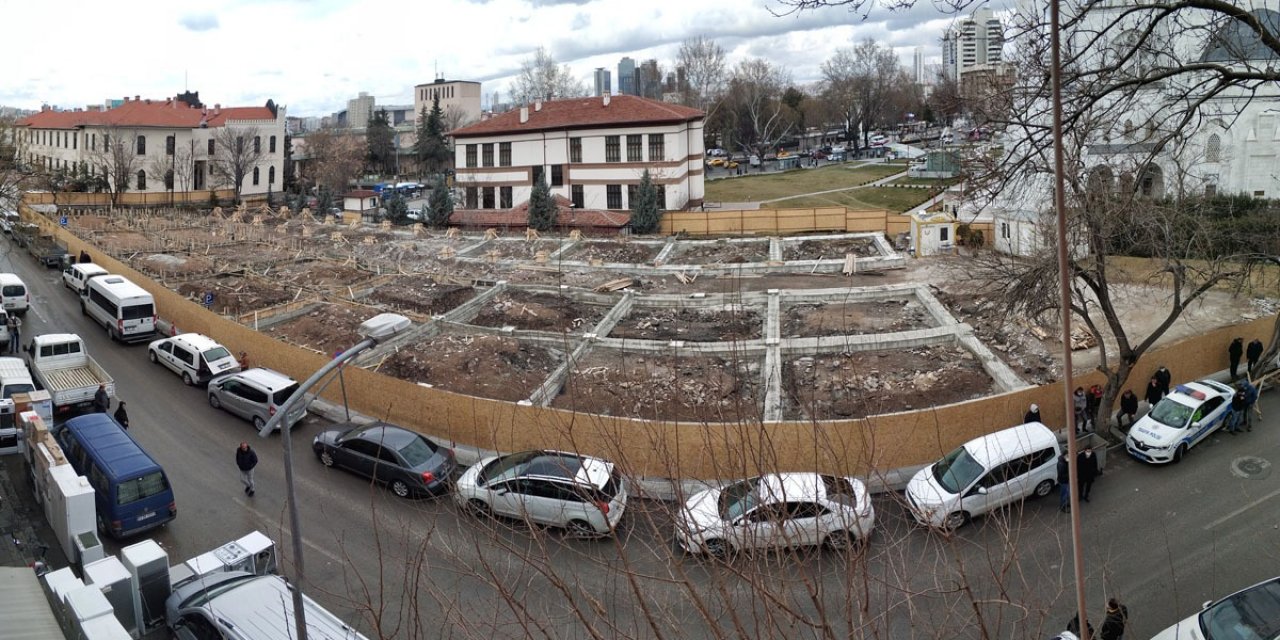 Garo Paylan ve Tezcan Karakuş Candan, Ermeni Katolik mezarlığındaki inşaatın hemen durdurulmasını talep etti