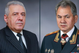 Ermenistan ve Rusya Savunma Bakanları ikili işbirliğini ele aldılar