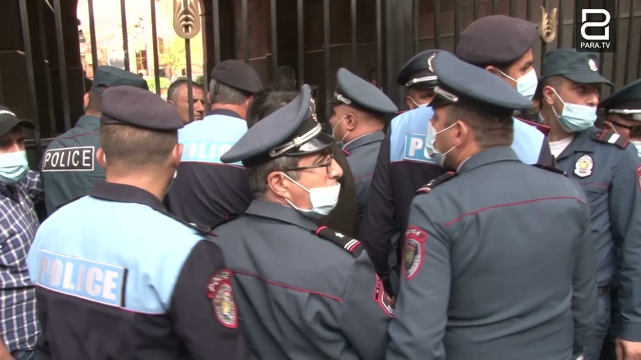 Ermenistan’ın başkentinde polis ve protestocular arasında çatışma