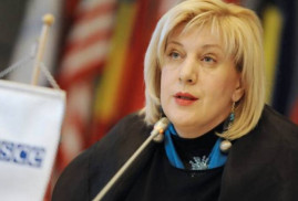 Avrupa Konseyi Komiseri Aliyev’e Bakü’deki ‘Askeri ganimet parkı’ için endişesini iletti
