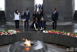 Irak Parlamento heyeti, Ermeni Soykırımı Anıt Kompleksi'ni ziyaret etti (foto)