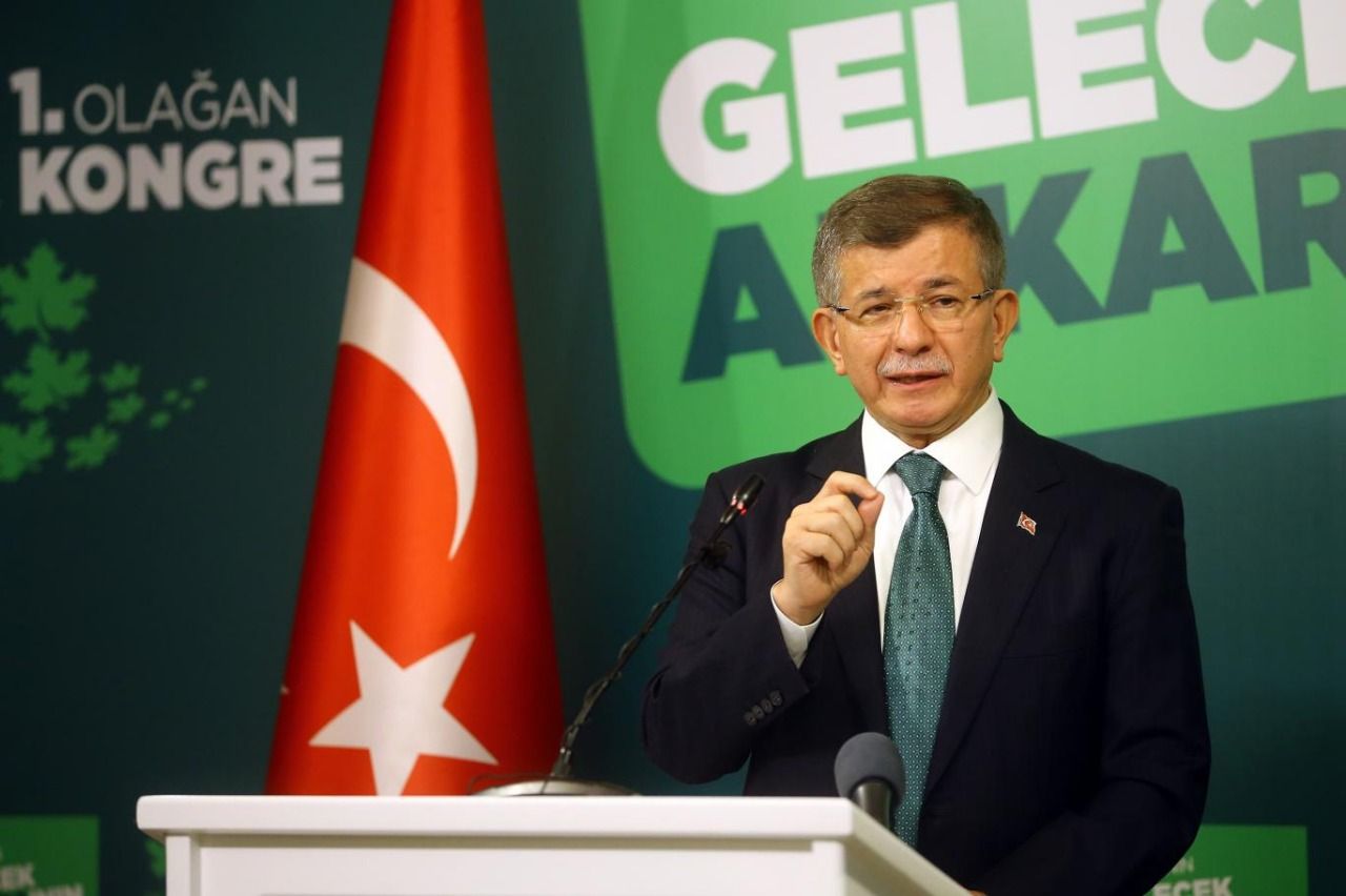 Главу МИД Турции назвали «министром колонии»: неудачная шутка о вакцинировании