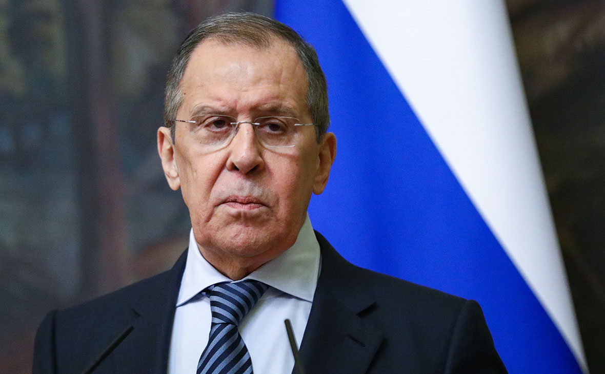 Lavrov: "Esirlerin iadesi ve mayın haritaları sorunu ön koşulsuz çözülmelidir"