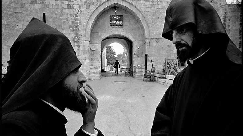 Kudüs Ermeni Patrikliği'nin ruhanilerinden biri ırkçı saldırıya maruz kaldı