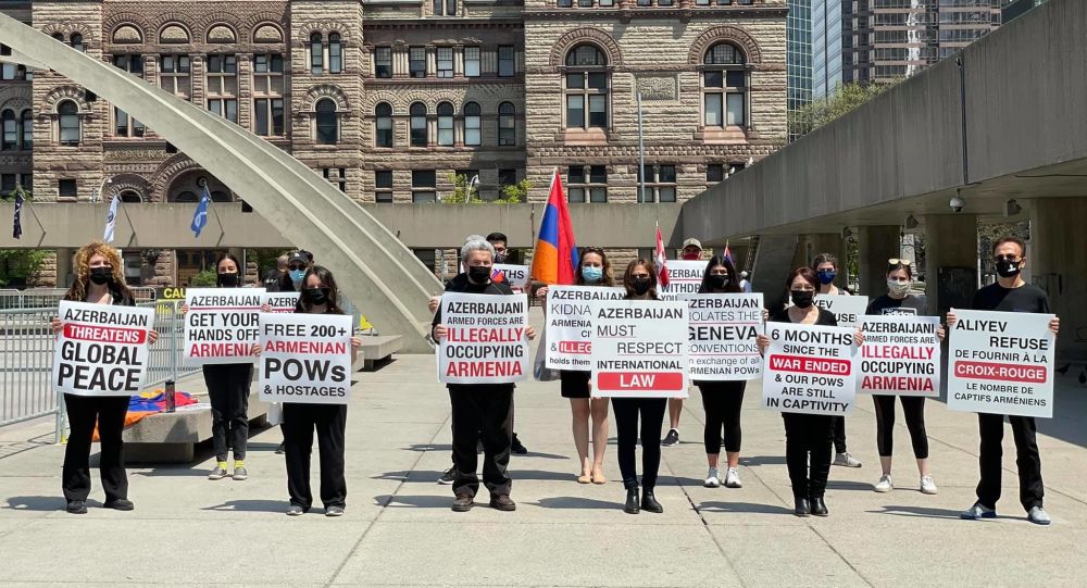 Kanada’da Azerbaycan’dan Ermeni esirlerini serbest bırakma talebiyle protesto düzenlendi (Video)