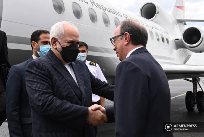 İran Dışişleri Bakanı Zarif Ermenistan'a gelldi