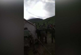 Ermeni ve Azerbaycan’lı askerler arasında bir çatışma daha (Video)