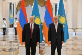 Ermenistan Cumhurbaşkanı, Nursultan'da Kasım Cömert Tokayev ile görüştü