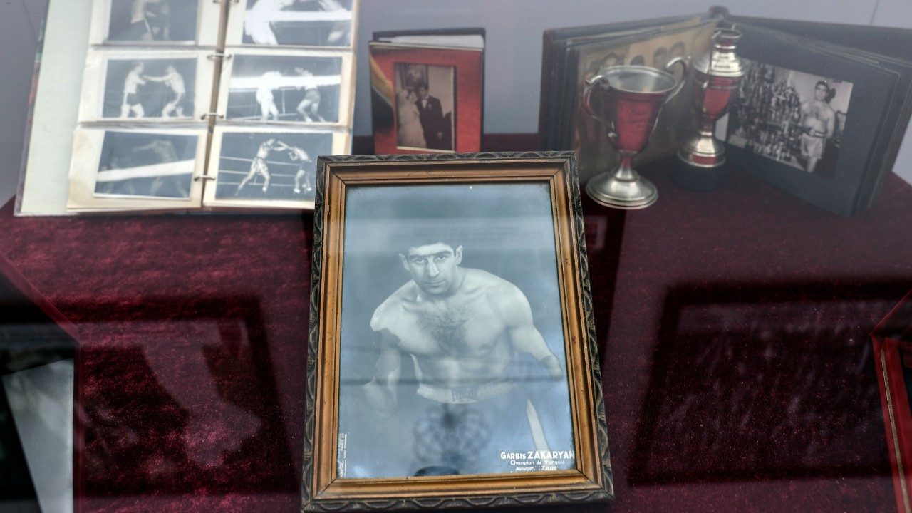 Türkiye'nin ilk profesyonel Ermeni boksörü Garbis Zakaryan anısına sergi açıldı