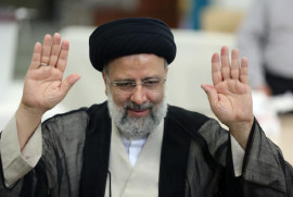 İran'ın yeni Cumhurbaşkanı Reisi'den ABD'ye ilk sözler
