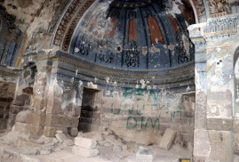 Kayseri’de defineciler, Ermeni Kilisesi'ni tahrip etti (Foto)