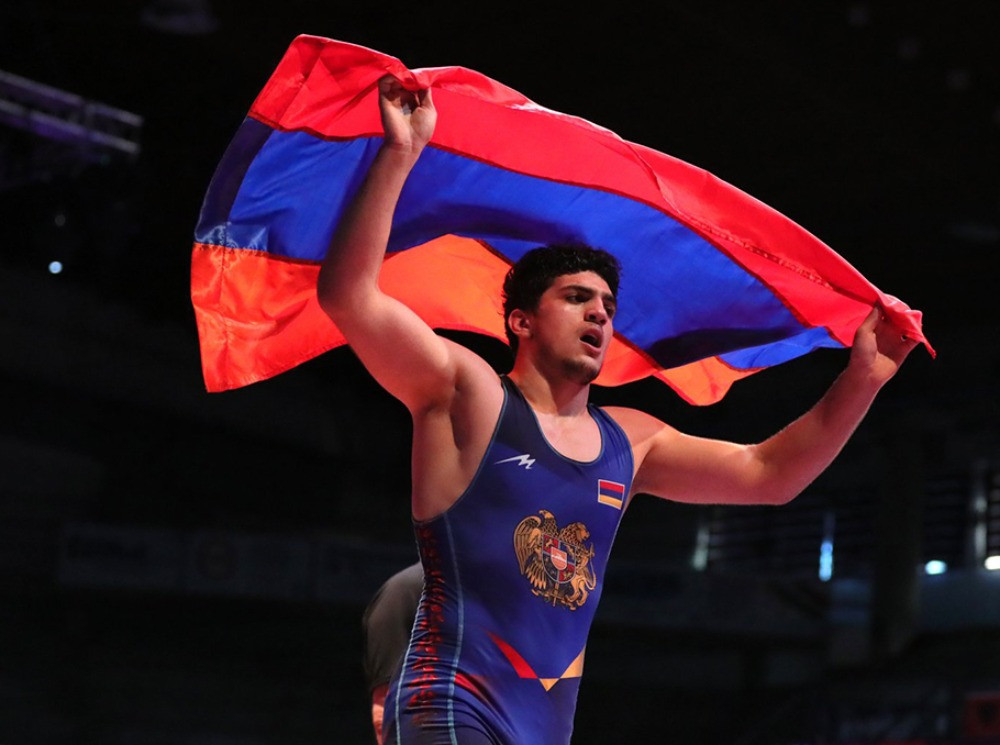 Ermeni güreşçi, Azerbaycanlı rakibini yenerek Avrupa Şampiyonu oldu (Video)