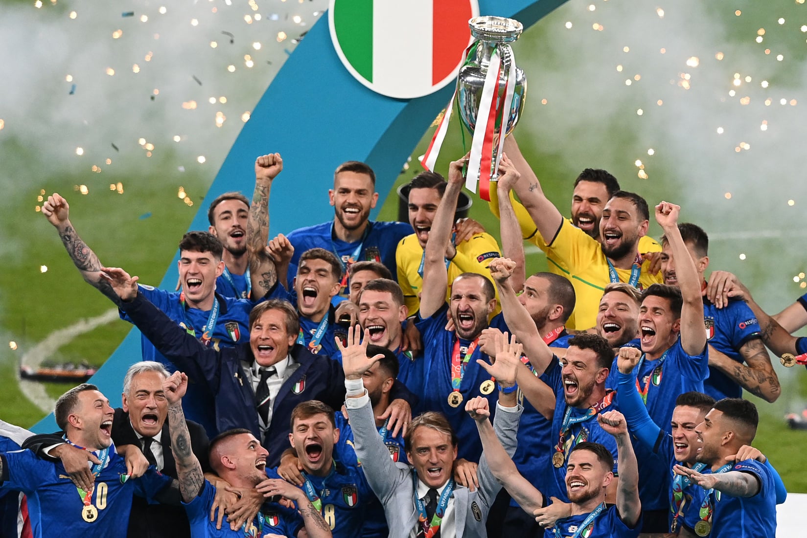 EURO 2020 finali: İtalya İngiltere'yi penaltılarda yenerek Avrupa Futbol Şampiyonu oldu