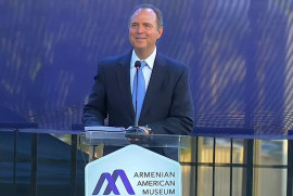 Adam Schiff  Ermeni-Amerikan Müzesinin açılışına konuştu: Ermeniler geleneklerimizi zenginleştiriyor
