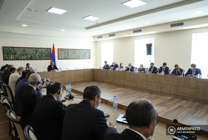 Ermenistan Dışişleri Bakanlığı yabancı ülkelerin büyükelçileriyle Azerbaycan’ın provokasyonları ele aldı