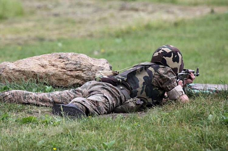 Azerbaycan güçleri kayıplar vererek geri püskürtüldu