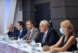 Ermenistan Ekonomi Bakanı Gürcistan Maliye Bakanı ile transit taşımacılıkla ilgili konular ele aldı