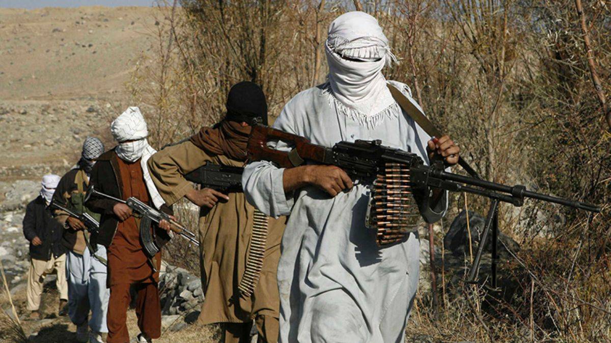 Taliban, Afganistan’da iki vilayetin merkezini daha ele geçirdi