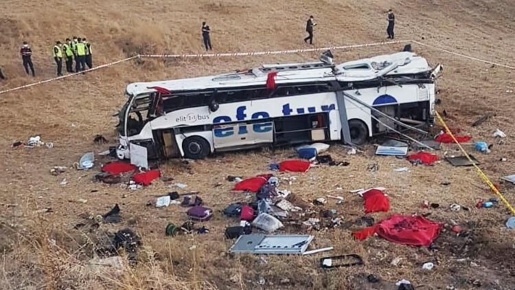 Թուրքիայում ավտոբուսի վթարից 21 մարդ է մահացել (լուսանկաներ)