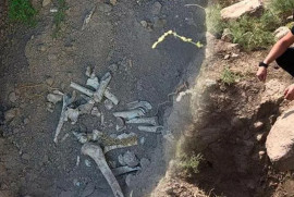 В Турции разграбили армянское древнее кладбище (фотографии)