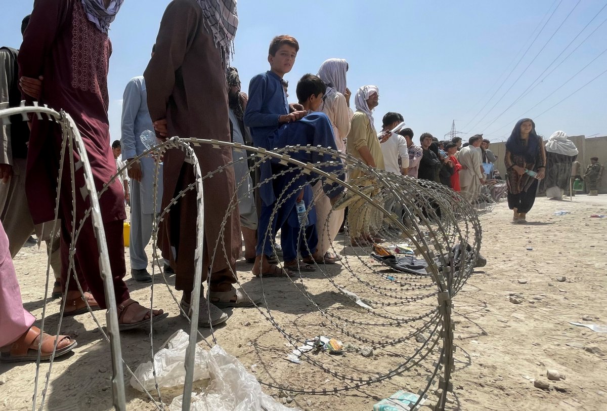 Tahran, Afganistan sınırında konuşlu güvenlik güçlerini, sığınmacılara izin vermemeleri yönünde uyardı