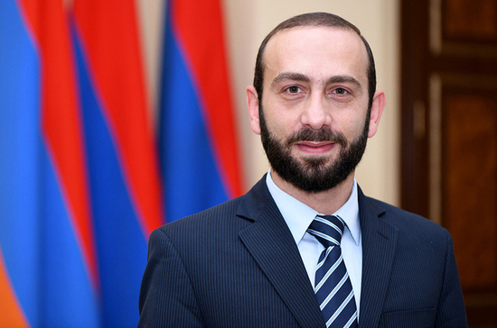 Ermenistan Dışişleri Bakanı Moskova'da Rus mevkidaşı ve KGAÖ Genel Sekreteri ile görüşecek